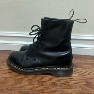 Women’s Dr. Martens 1460 Smooth Leather Lace Up Boots Black Size 7